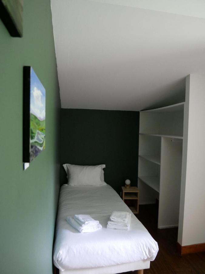 Trabenia Hotel *